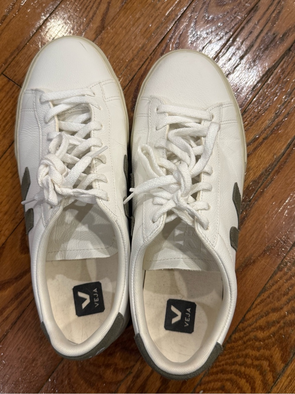 Men’s Veja Tennis Shoes / Sneakers - Picture 7 of 10